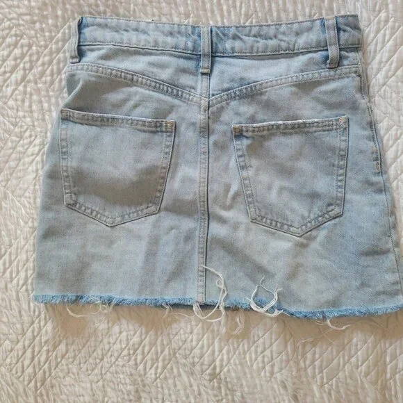 Zara Light Wash Denim Mini Skirt - Picture 3 of 7